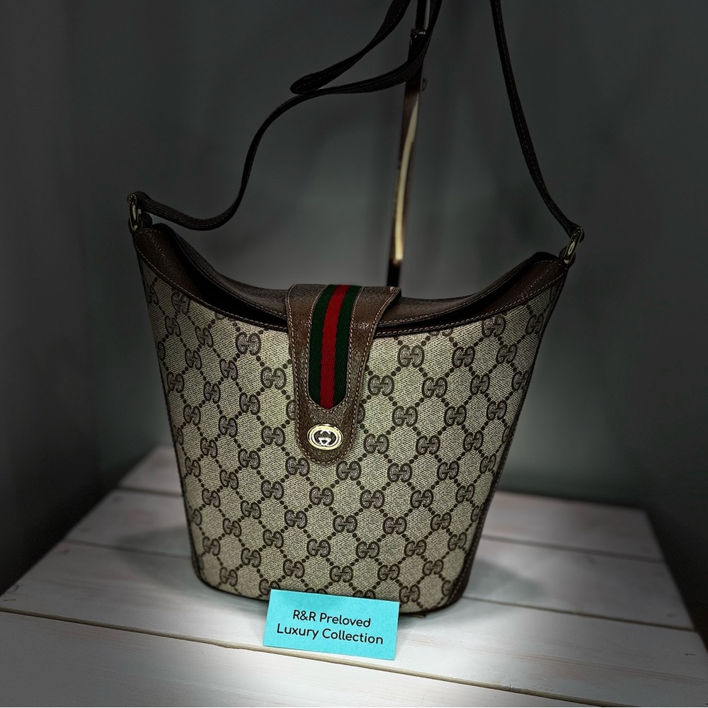 VINTAGEw GUCCI SHERRYLINE SLING BAG
